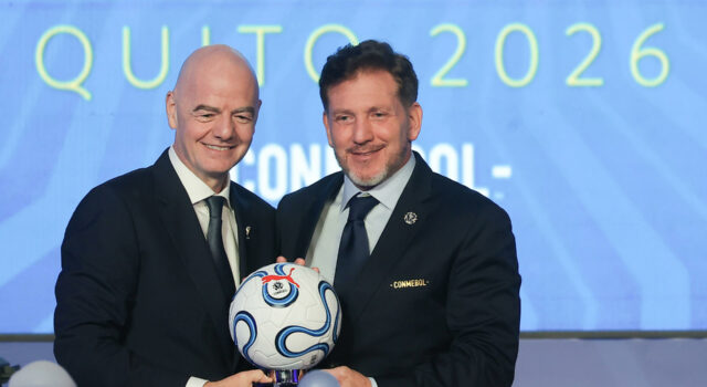 Conmebol solicita a Gianni Infantino postularse para la reelección en la FIFA Conmebol solicita a Gianni Infantino postularse para la reelección en la FIFA
