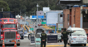Crisis comercial en frontera Ecuador-Colombia genera pérdidas millonarias por aranceles Crisis comercial en frontera Ecuador-Colombia genera pérdidas millonarias por aranceles