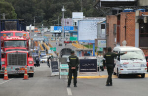 Crisis comercial en frontera Ecuador-Colombia genera pérdidas millonarias por aranceles Crisis comercial en frontera Ecuador-Colombia genera pérdidas millonarias por aranceles