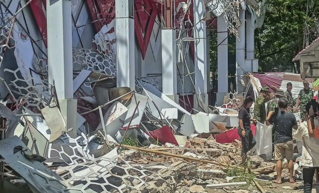 Desactivan alerta de tsunami tras sismo de 7,4 en Indonesia con un fallecido