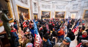 Donald Trump solicita anular condenas y cerrar el caso de líderes del asalto al Capitolio Donald Trump solicita anular condenas y cerrar el caso de líderes del asalto al Capitolio