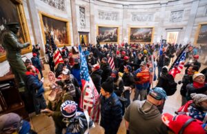 Donald Trump solicita anular condenas y cerrar el caso de líderes del asalto al Capitolio Donald Trump solicita anular condenas y cerrar el caso de líderes del asalto al Capitolio