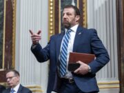 EE. UU. estudia prohibir vuelos internacionales en aeropuertos de ciudades santuario EE. UU. estudia prohibir vuelos internacionales en aeropuertos de ciudades santuario