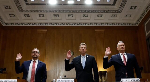 El jefe interino de Inmigración y Control de Aduanas decide dejar su cargo El jefe interino de Inmigración y Control de Aduanas decide dejar su cargo