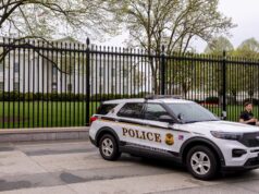 Intruso arrestado tras intentar saltar perímetro de seguridad cerca de la Casa Blanca Intruso arrestado tras intentar saltar perímetro de seguridad cerca de la Casa Blanca