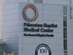 Mujer describe cómo un ascensor se desplomó seis pisos en un hospital de Birmingham Mujer describe cómo un ascensor se desplomó seis pisos en un hospital de Birmingham