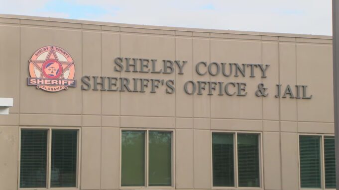 Residentes del Condado de Shelby perdieron más de $5 millones a manos de estafadores en 2024 Residentes del Condado de Shelby perdieron más de $5 millones a manos de estafadores en 2024
