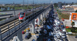 Transportistas en México suspenden protestas por inseguridad y presunta represión estatal Transportistas en México suspenden protestas por inseguridad y presunta represión estatal