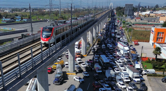 Transportistas en México suspenden protestas por inseguridad y presunta represión estatal Transportistas en México suspenden protestas por inseguridad y presunta represión estatal
