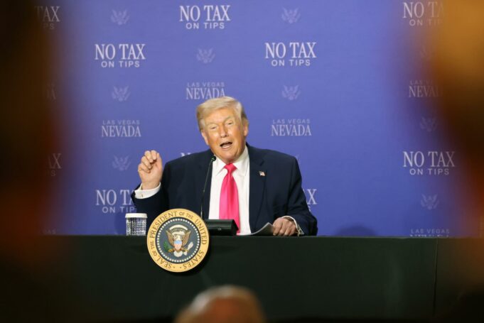 Trump habla sobre Ormuz y posible acuerdo nuclear con Irán Trump habla sobre Ormuz y posible acuerdo nuclear con Irán