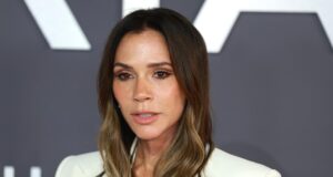 Victoria Beckham rompe el silencio sobre la supuesta crisis familiar con su hijo Brooklyn Victoria Beckham rompe el silencio sobre la supuesta crisis familiar con su hijo Brooklyn