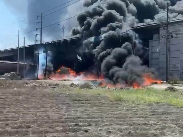 Choque de tren y pipa de gas en Querétaro deja dos muertos