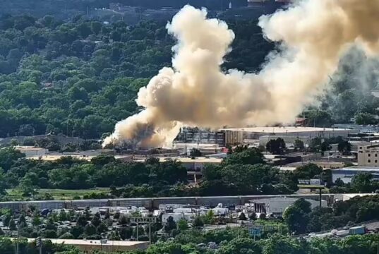 Bombero herido en incendio de iglesia en Birmingham Bombero herido en incendio de iglesia en Birmingham
