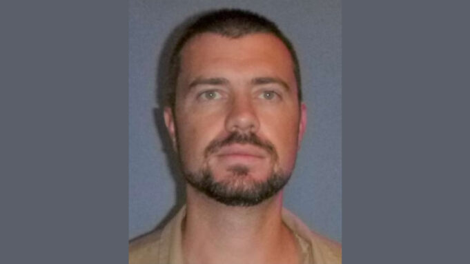 Hombre condenado nuevamente por el asesinato a tiros del jefe de policía de Grant en 2003 Hombre condenado nuevamente por el asesinato a tiros del jefe de policía de Grant en 2003