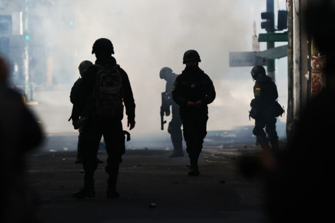 Crisis en Bolivia por protestas y bloqueos que exigen la renuncia de Rodrigo Paz Crisis en Bolivia por protestas y bloqueos que exigen la renuncia de Rodrigo Paz