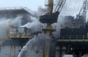 Explosion en plataforma petrolera de California obliga a evacuar a trabajadores locales Explosion en plataforma petrolera de California obliga a evacuar a trabajadores locales