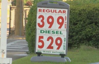 Gasolina en Alabama sube a $4 por demanda estacional y factores globales Gasolina en Alabama sube a $4 por demanda estacional y factores globales
