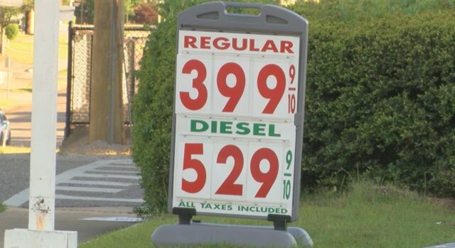 Gasolina en Alabama sube a $4 por demanda estacional y factores globales Gasolina en Alabama sube a $4 por demanda estacional y factores globales