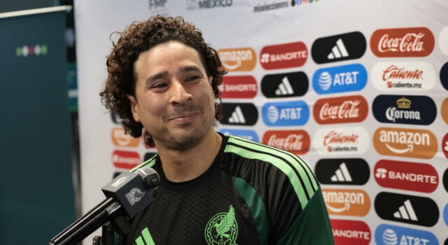 Guillermo Ochoa busca acercarse con 40 años a su sexto Mundial Guillermo Ochoa busca acercarse con 40 años a su sexto Mundial