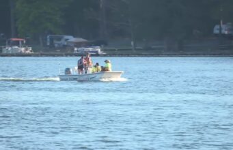 Hallan el cuerpo de un navegante desaparecido en el lago Guntersville Hallan el cuerpo de un navegante desaparecido en el lago Guntersville