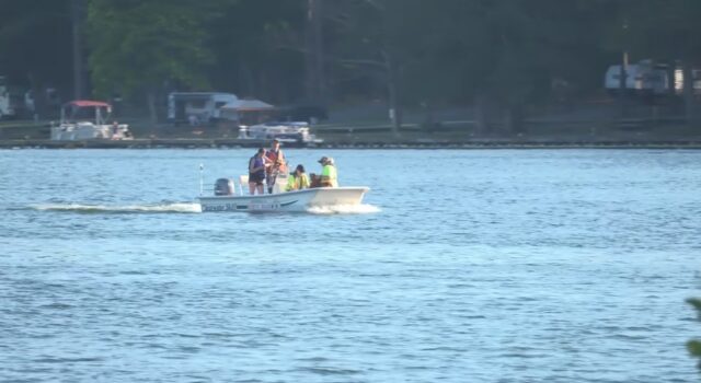 Hallan el cuerpo de un navegante desaparecido en el lago Guntersville Hallan el cuerpo de un navegante desaparecido en el lago Guntersville