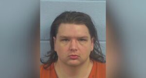 Hombre de Cleburne condenado a 36 años por transportar pornografía infantil Hombre de Cleburne condenado a 36 años por transportar pornografía infantil