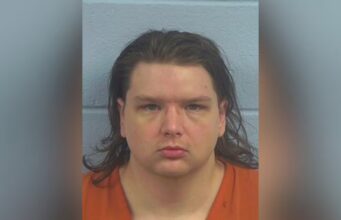 Hombre de Cleburne condenado a 36 años por transportar pornografía infantil Hombre de Cleburne condenado a 36 años por transportar pornografía infantil