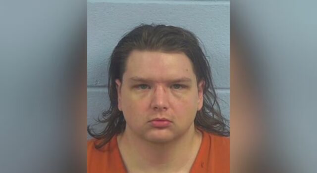 Hombre de Cleburne condenado a 36 años por transportar pornografía infantil Hombre de Cleburne condenado a 36 años por transportar pornografía infantil