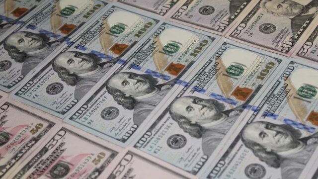 Hombre de Shelby acusado por fraude multimillonario con fondos COVID-19