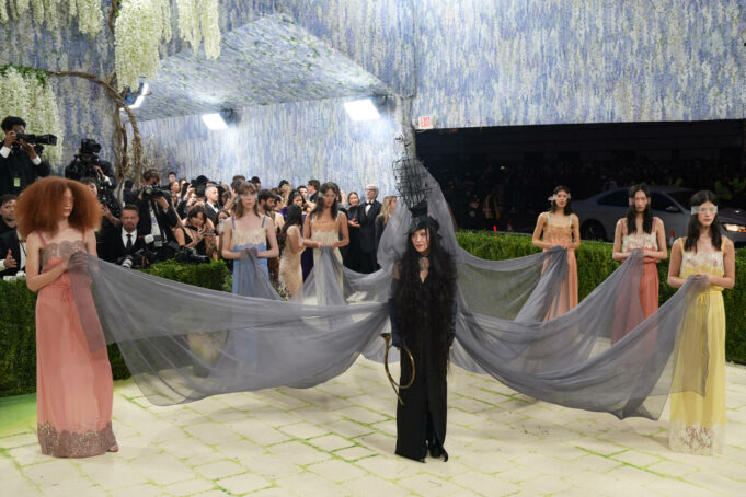 Madonna impacta en la Met Gala y anuncia fecha de su album Madonna impacta en la Met Gala y anuncia fecha de su album
