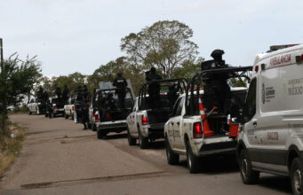 México envía al Ejército y a la Guardia Nacional para frenar crisis de violencia en Guerrero México envía al Ejército y a la Guardia Nacional para frenar crisis de violencia en Guerrero
