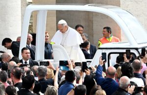 Papa rinde homenaje a Juan Pablo II tras 45 años del atentado Papa rinde homenaje a Juan Pablo II tras 45 años del atentado