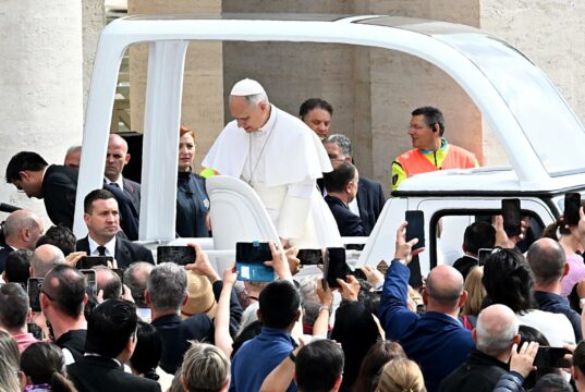 Papa rinde homenaje a Juan Pablo II tras 45 años del atentado Papa rinde homenaje a Juan Pablo II tras 45 años del atentado