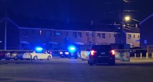 La policía de Birmingham investiga tres tiroteos ocurridos durante la noche La policía de Birmingham investiga tres tiroteos ocurridos durante la noche