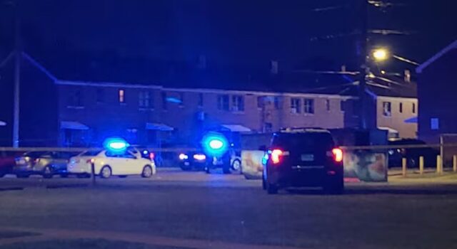 La policía de Birmingham investiga tres tiroteos ocurridos durante la noche La policía de Birmingham investiga tres tiroteos ocurridos durante la noche