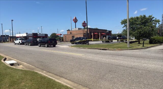 La policía de Moody investiga robo e intento de incendio en un restaurante Wendy’s La policía de Moody investiga robo e intento de incendio en un restaurante Wendy's