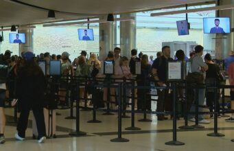 Récord de viajeros en el Memorial Day pese a retrasos y precios altos Récord de viajeros en el Memorial Day pese a retrasos y precios altos