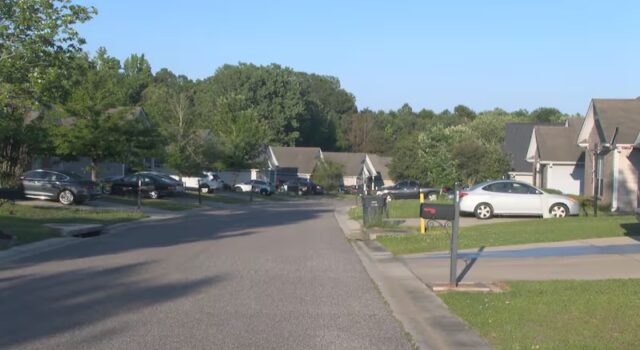 Tres menores arrestados tras robos en vehículos y hurto de un arma en Calera Tres menores arrestados tras robos en vehículos y hurto de un arma en Calera