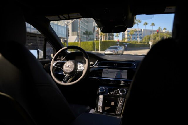 Waymo suspende robotaxis en autopistas de Estados Unidos por fallas de software Waymo suspende robotaxis en autopistas de Estados Unidos por fallas de software