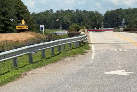 Alabaster aprueba proyecto para ensanchar puente de la I-65 Puente de la Carretera del Condado 87 sobre la I-65 en Alabaster, Alabama, donde se planea el ensanchamiento vial.
