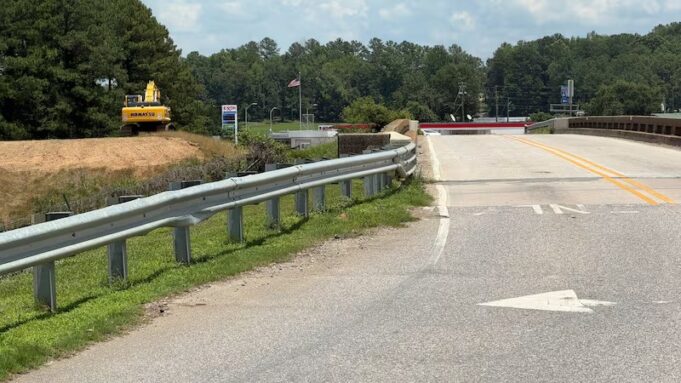 Alabaster aprueba proyecto para ensanchar puente de la I-65 Puente de la Carretera del Condado 87 sobre la I-65 en Alabaster, Alabama, donde se planea el ensanchamiento vial.