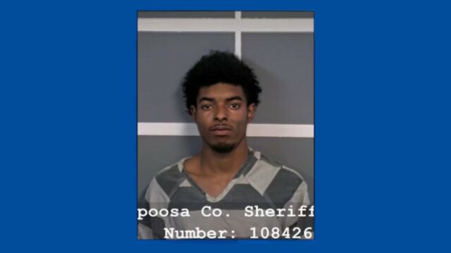 Imagen de ficha policial relacionada con el caso investigado por la muerte de un bebé en Alexander City, Alabama.