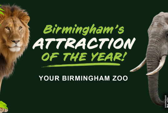 Alabama celebra el 4 de julio con entradas gratis al zoo Letrero oficial del Zoo de Birmingham en Alabama que destaca al parque como la atracción del año.