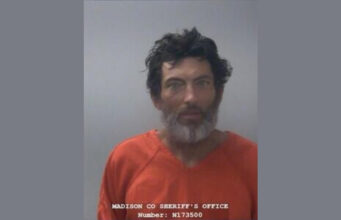 Arresto en Huntsville tras intento de robo con cuchillo Fotografía policial de Chadwick Larwin Wilbourn con uniforme naranja de prisión tras su arresto en Huntsville.