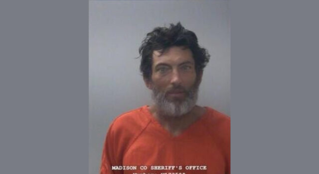 Arresto en Huntsville tras intento de robo con cuchillo Fotografía policial de Chadwick Larwin Wilbourn con uniforme naranja de prisión tras su arresto en Huntsville.