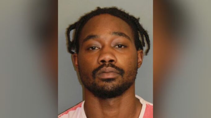 Detienen a Damarcus Cole por tiroteo en Birmingham Retrato policial de Damarcus Cole, de 24 años, arrestado por la Policía de Birmingham por agresión en primer grado.