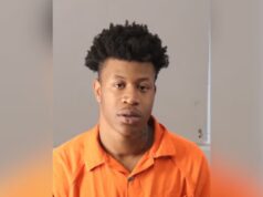 Robo en Birmingham: Arrestan a joven implicado en asalto Fotografía policial de frente de Da’Marriya De’Vhon Carr vistiendo uniforme naranja de recluso tras su detención en Birmingham.