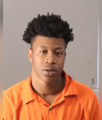 Robo en Birmingham: Arrestan a joven implicado en asalto Fotografía policial de frente de Da’Marriya De’Vhon Carr vistiendo uniforme naranja de recluso tras su detención en Birmingham.