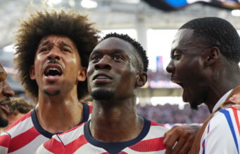Mundial 2026: Estados Unidos golea a Paraguay en debut histórico Jugadores de Estados Unidos celebran eufóricos un gol en el partido del Mundial contra Paraguay.