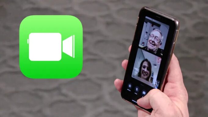Estafas por FaceTime en Alabama roban datos biométricos Celular mostrando una videollamada de FaceTime entre un adulto mayor y una mujer, junto al logo verde de la aplicación.
